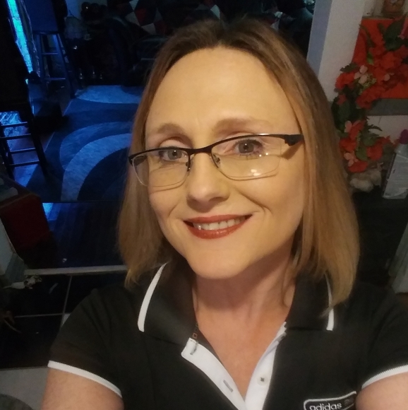 Meet your Posher, Crystal - Picture 2 of 3